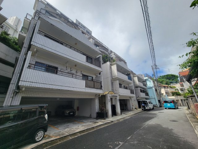 マンション長田11の外観
