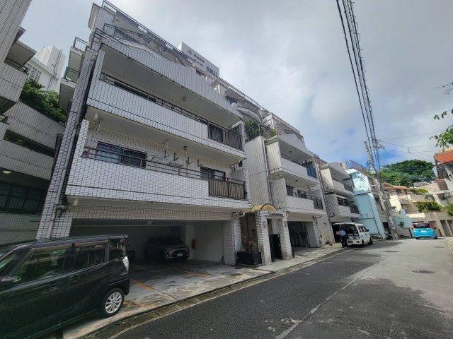 マンション長田11の外観