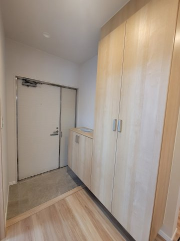 マンション長田11の玄関