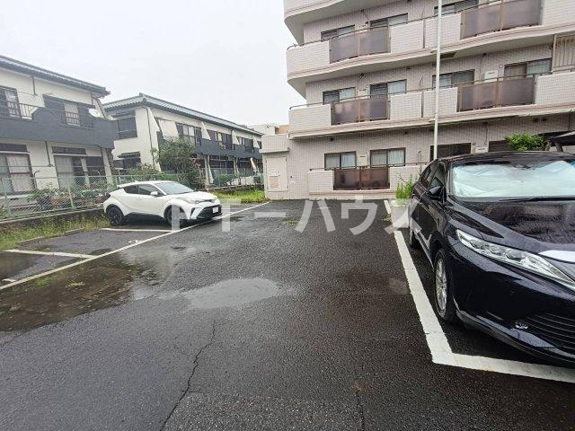 ハイブリッジソシアの駐車場