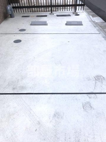 リブリ・Ueno Buildの駐車場