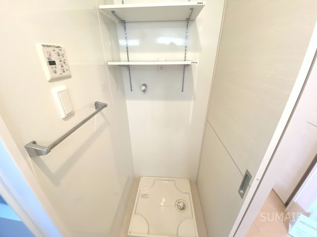 メゾンドソメイユの設備|可動棚付き洗濯機置き場☆彡