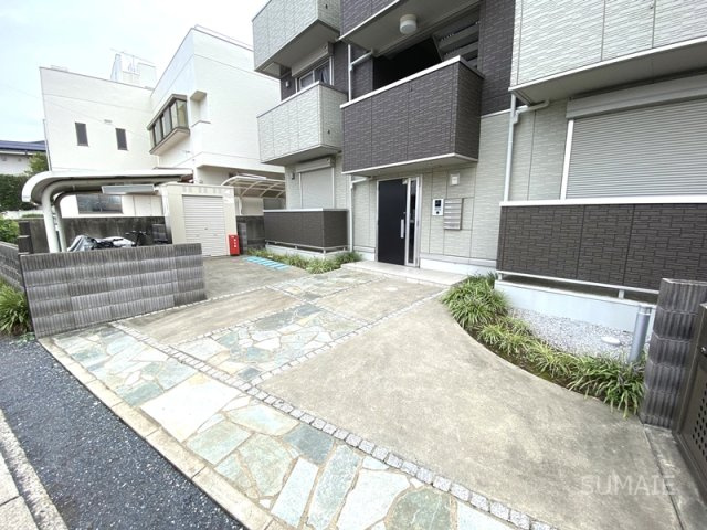 メゾンドソメイユのエントランス|敷地入口☆彡