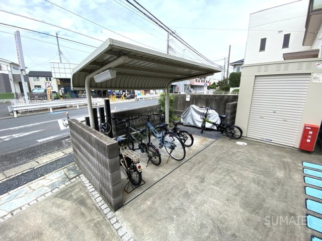 メゾンドソメイユのその他共用部分|屋根付き駐輪場☆彡