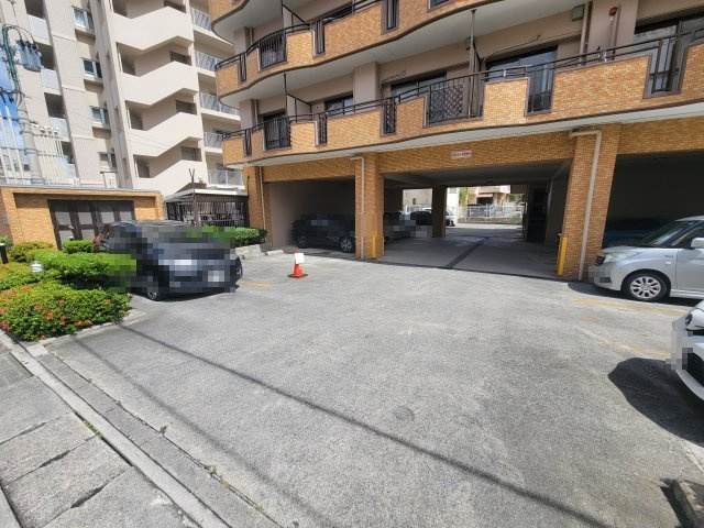 ライオンズマンション三原第2の駐車場