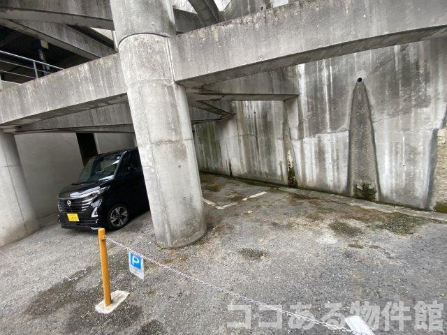 シティ南落合の駐車場