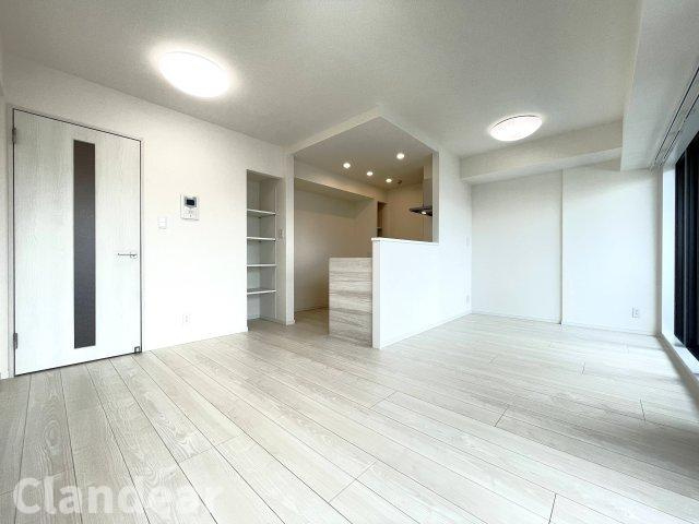 ライオンズガーデン金町の居間・リビング|ドキドキの新生活も、安心してスタート。ぴったりの住まいを見つけませんか？クランディアが一緒に住まい選びをサポートします‼　まずは、お気軽にお問合せください　＃クランディア