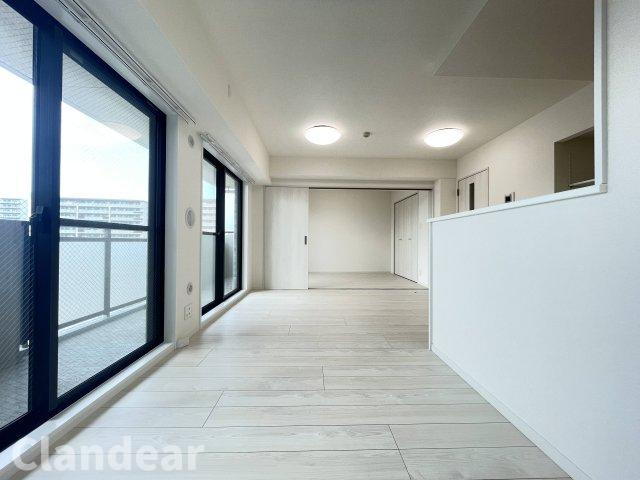 ライオンズガーデン金町の居間・リビング|ドキドキの新生活も、安心してスタート。ぴったりの住まいを見つけませんか？クランディアが一緒に住まい選びをサポートします‼　まずは、お気軽にお問合せください　＃クランディア