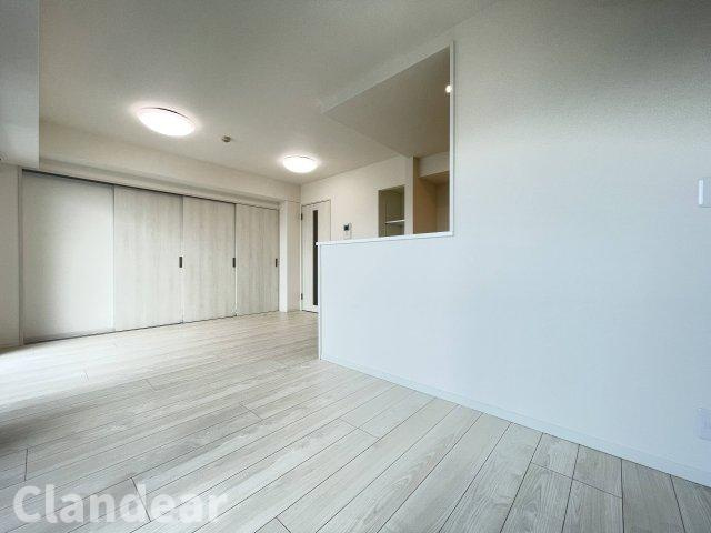 ライオンズガーデン金町の居間・リビング|ドキドキの新生活も、安心してスタート。ぴったりの住まいを見つけませんか？クランディアが一緒に住まい選びをサポートします‼　まずは、お気軽にお問合せください　＃クランディア
