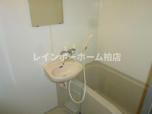 仲介手数料無料！駅近＆設備充実。の洗面所|洗面台です