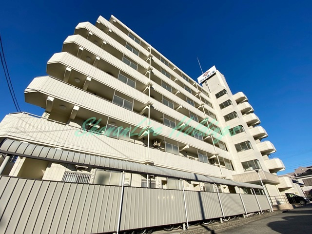 藤沢市湘南台５丁目の賃貸マンションの外観|鉄筋コンクリートマンションで防音面も安心♪