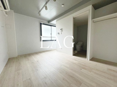 【居間・リビング】 | スエルテ竜泉 | 洋室のお部屋です。