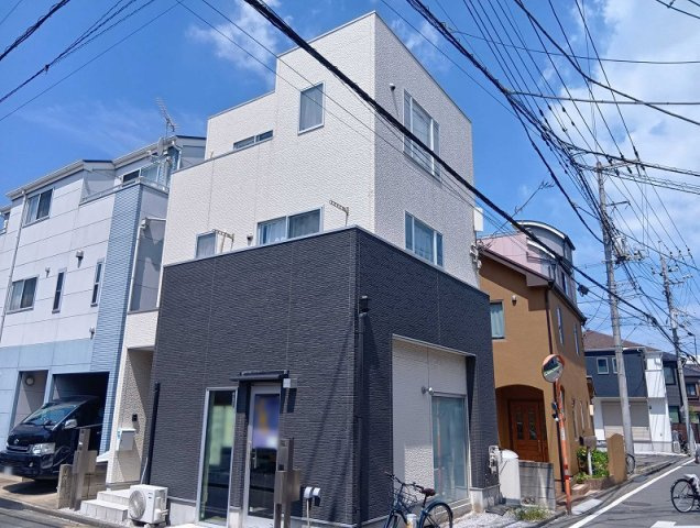 【外観】 | ふじみ野市西1丁目　中古一戸建住宅　オーナーチェンジ　(ふじみ野店) | 現地（2026年8月）撮影／上福岡駅徒歩10分！賃貸収入のある収益物件
