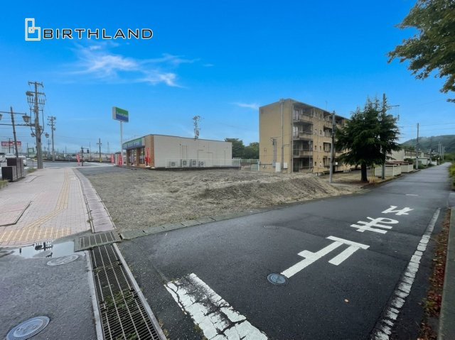 売地・条件付き売地　いわき市平谷川瀬3丁目　平第五小・平第三中の前面道路含む現地写真