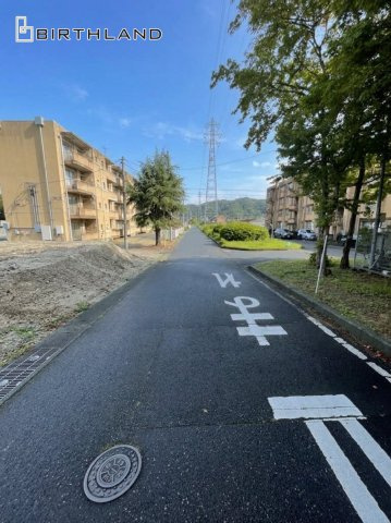売地・条件付き売地　いわき市平谷川瀬3丁目　平第五小・平第三中の前面道路含む現地写真