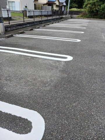 カサ　モデルナ　Ⅰの駐車場|カースペースがあります