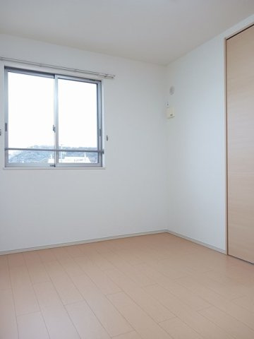 グリーンビレッジの内装|明るい室内です