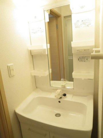 サニープレイスＢの洗面所|忙しい朝には欠かせない洗面所です