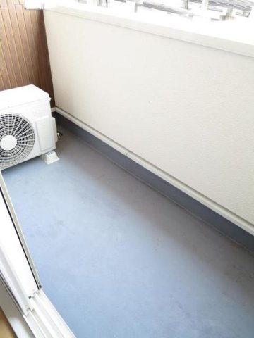 サニープレイスＢのバルコニー|お洗濯にも便利なバルコニー付き