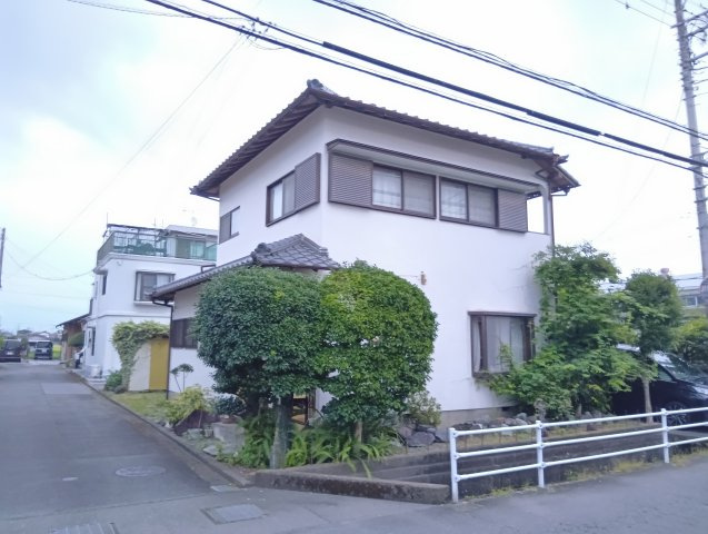 売中古戸建　富士市五貫島の外観|角地なので陽当たり良好で解放感があります。風通しも良くなっています。