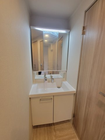 ライオンズマンション首里の独立洗面台