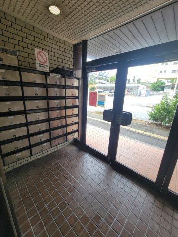 ライオンズマンション首里のエントランス