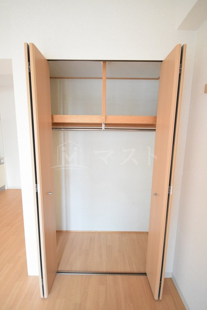エスタブレ南森町の収納