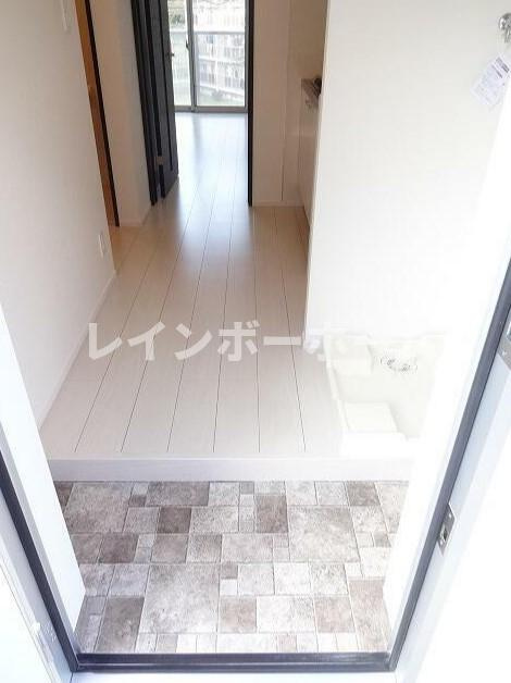 SAKINA N.12の玄関