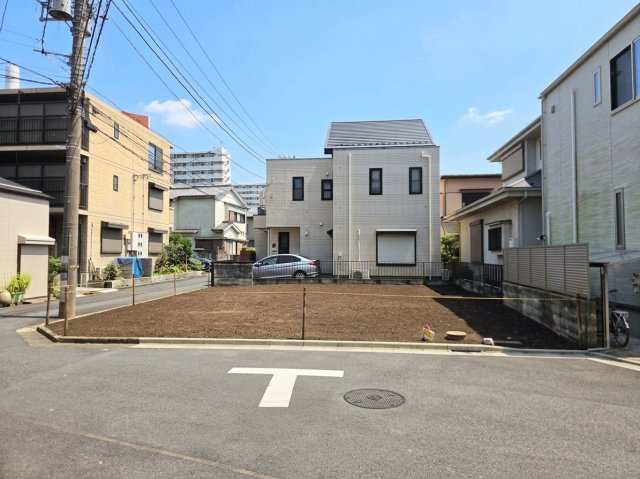 練馬区旭町1丁目 限定1棟の外観|只今、解体中になります
是非、現地にて土地のボリュームや周辺環境などご確認ください
近くに完成現場もございます
完成現場にて仕様設備などご確認ください