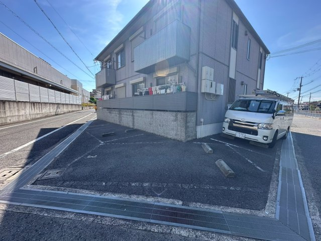 ベルエール深井の駐車場