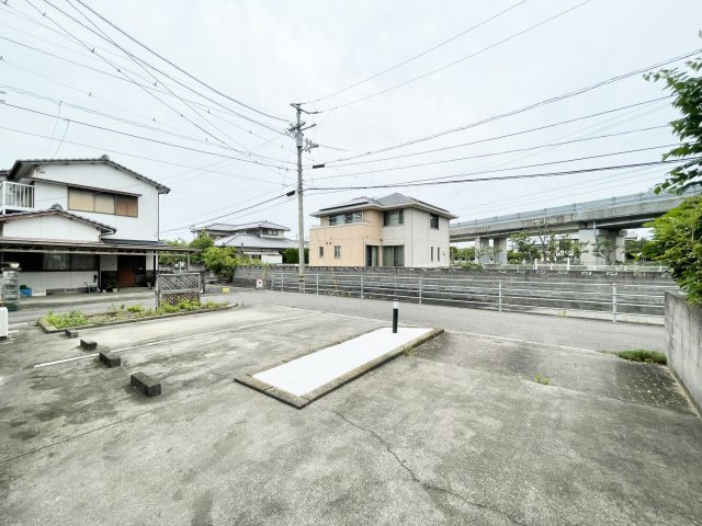 キャメルハイツの駐車場