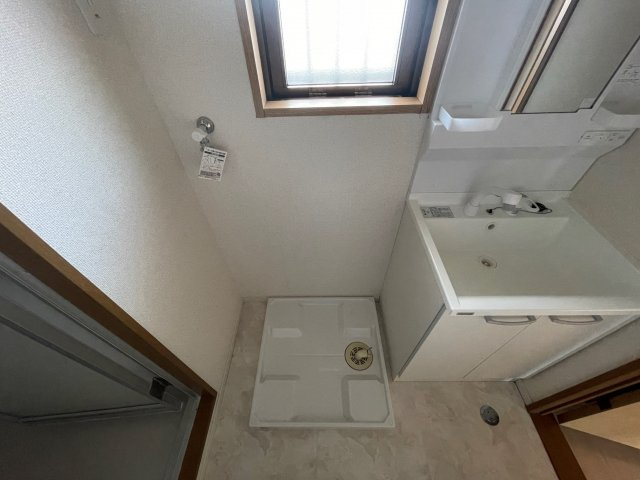 ヴィレッヂ七栄の内装|室内洗濯機置場