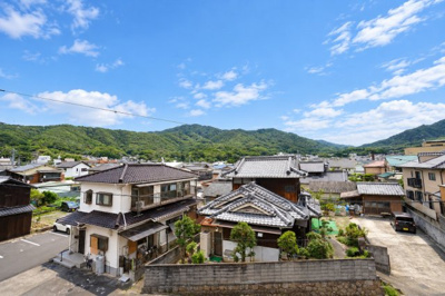 【展望】 | 【上質リノベ】ダイアパレス矢野駅前 | 【四季を感じる】
四季の移ろい・爽やかな青空や風を感じられ
自然を愉しめるパノラマビュー。
毎日の暮らしに余裕を感じさせてくれる、
遮る物の無い開放的な眺望を是非、ご堪能ください。