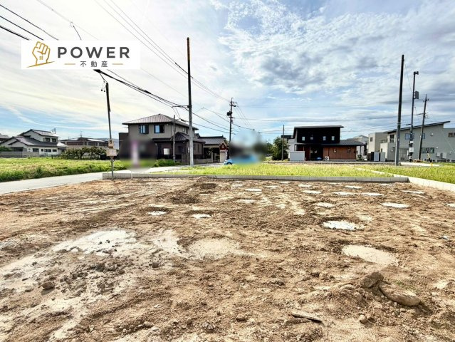 岡崎市昭和町中屋敷の外観|現在建築中のため、real な仕上がりをいち早くご覧になりたい方は、現地でのご案内も可能です。お気軽にお問い合わせください。									
									