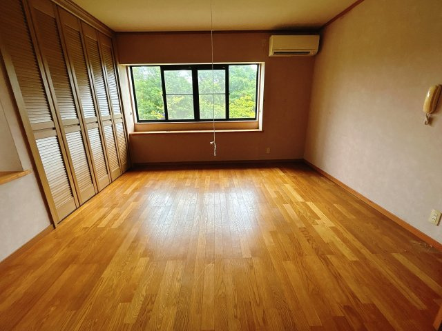 中古戸建　郡山市富久山町南小泉字関場　小泉小・明健中の居間・リビング|【現況】
