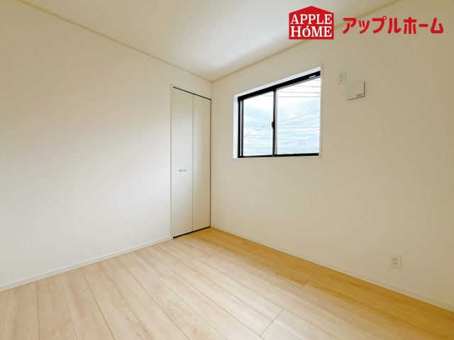 さいたま市浦和区皇山町第3の洋室|居室は全室収納あり！たっぷりある収納活用でお部屋もキレイを保てます♪