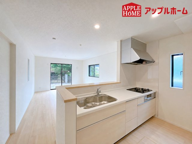 さいたま市浦和区皇山町第3のキッチン|見栄えもよくお手入れもスムーズに出来ます。豊富な収納力もございますので、キッチンスペースをスッキリとお使い頂けそうです。