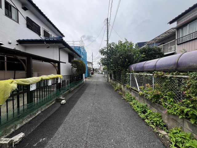 さいたま市北区本郷町1期の前面道路含む現地写真