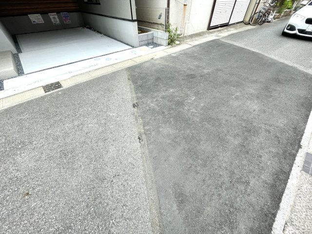 船橋市浜町１丁目３期の前面道路含む現地写真