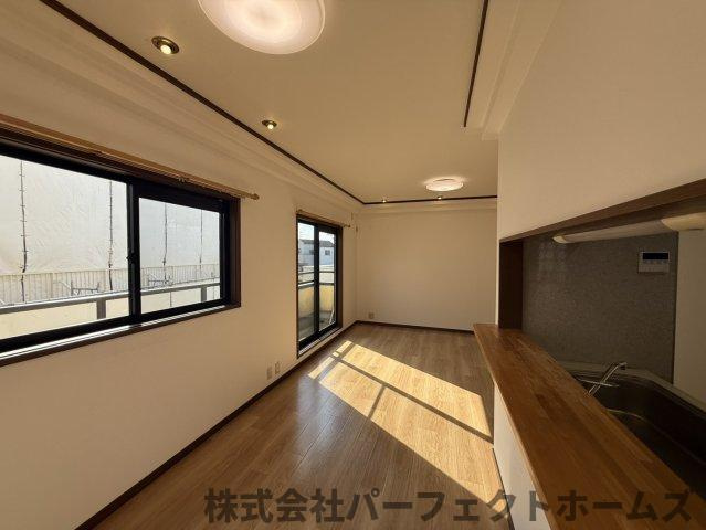 【居間・リビング】の画像