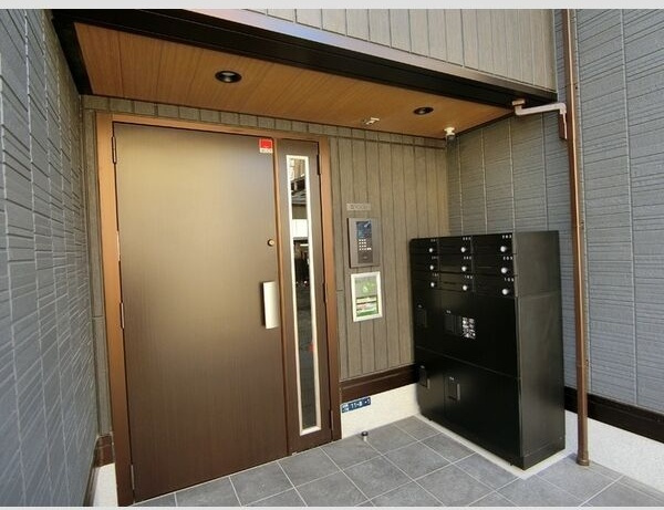 セレスティア大和町のエントランス