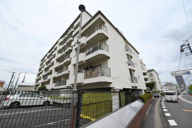 ダイヤシャトー千里の外観|いつでも室内を見学して頂けますのでお気軽にお問い合わせください。