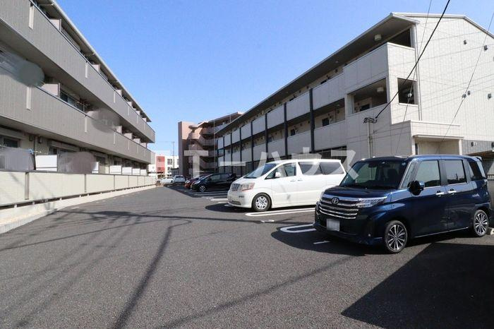 オズシティの駐車場
