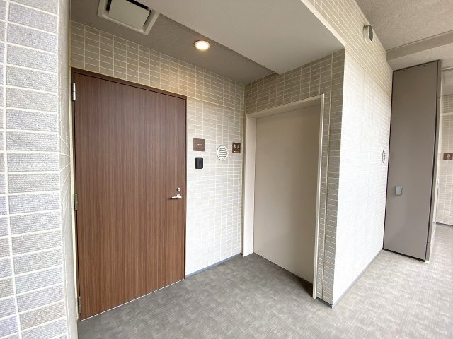 グランビュースクエアのその他共用部分|バリアフリーに配慮された多目的トイレを共用部に完備しています。車椅子をご利用の方や小さなお子様連れのご家族も安心して快適にご利用いただける、親切で優しい設計が魅力の共有設備となっています。