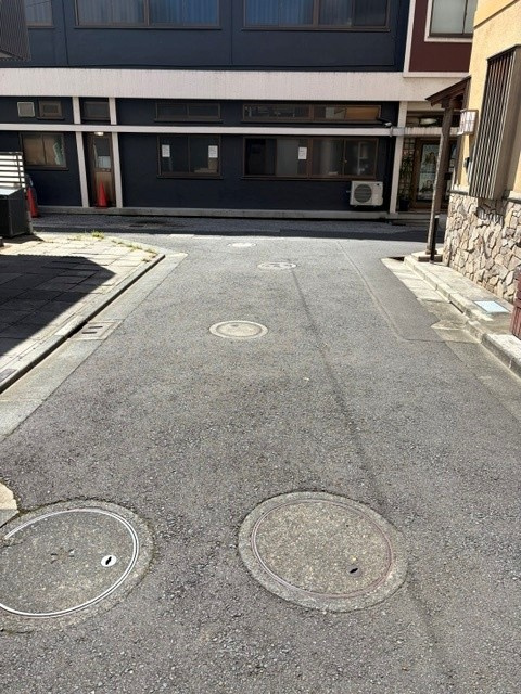 墨田区業平1丁目戸建の前面道路含む現地写真|前面道路①
