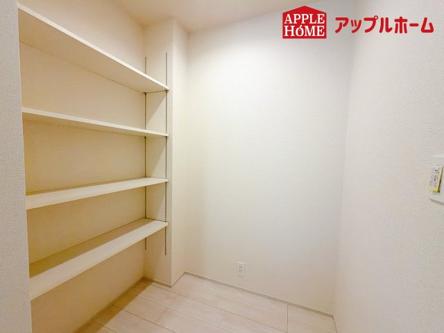 さいたま市見沼区大谷の収納|可動棚付パントリー収納