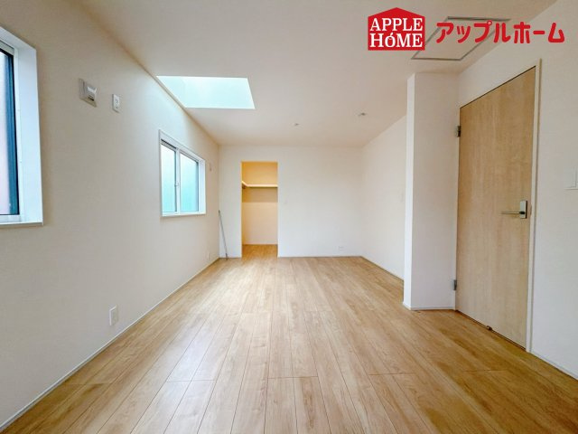 さいたま市見沼区大谷の洋室|居室は全室収納あり！たっぷりある収納活用でお部屋もキレイを保てます♪