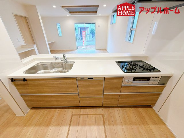 さいたま市見沼区大谷のキッチン|キッチンの収納も充実☆食洗器完備で家事も楽々♪生活の質が向上すること間違いなしの充実設備です。