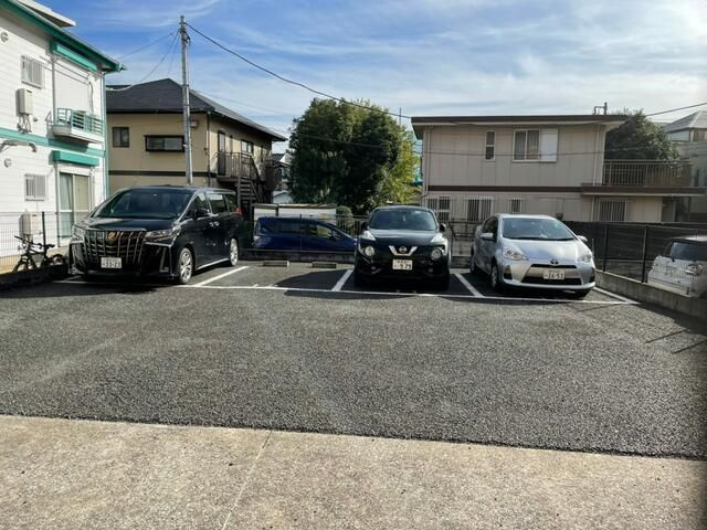 エルミタージュ横浜ベイの駐車場