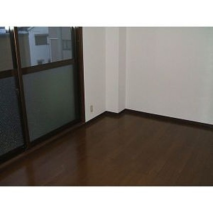 フローラ本山の居間・リビング